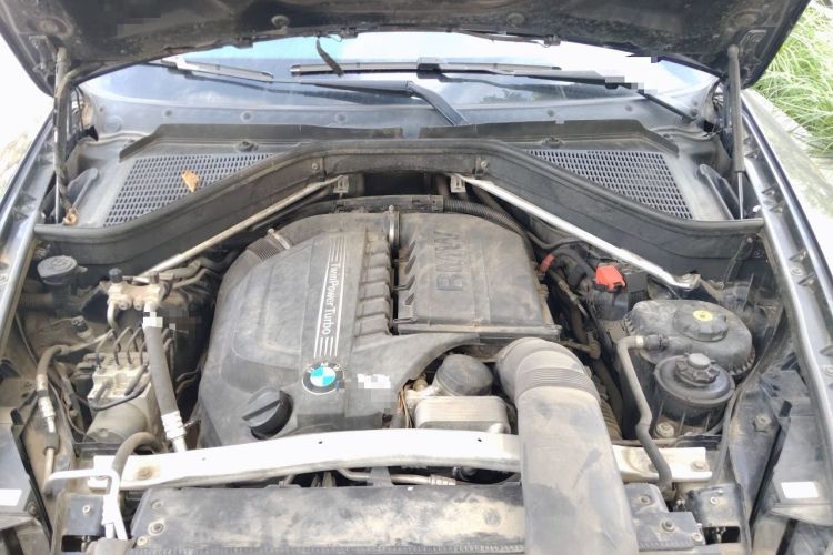 Used BMW X6 2012 xDrive35i Engine Bay