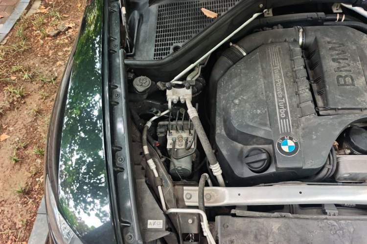 Used BMW X6 2012 xDrive35i Engine Bay Right