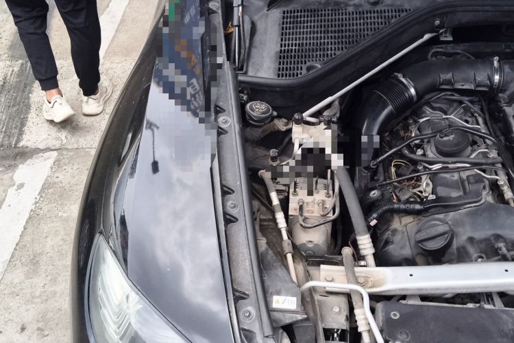 Used BMW X6 2012 xDrive35i Engine Bay Right