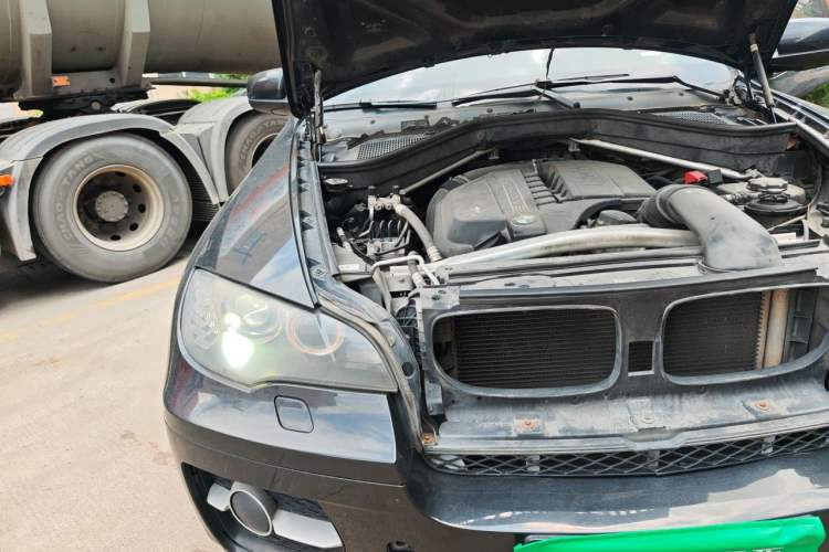 Used BMW X6 2012 xDrive35i Engine Bay Right