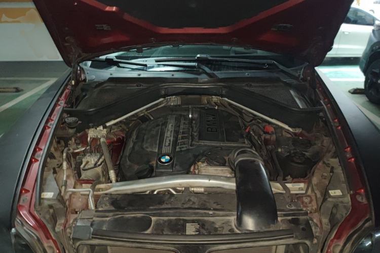 Used BMW X6 2012 xDrive35i Engine Bay