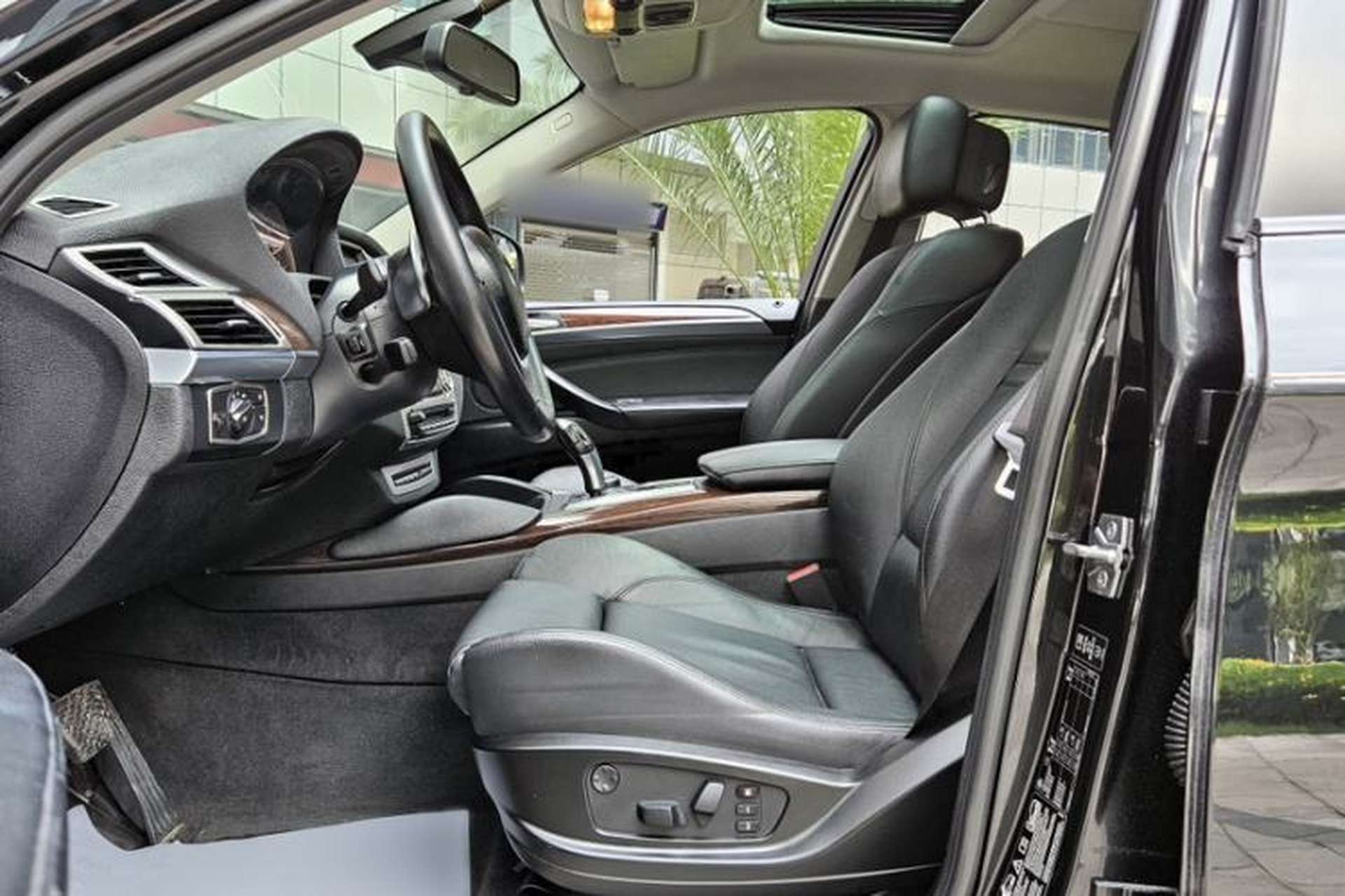 Used BMW X6 2012 xDrive35i Interior 11