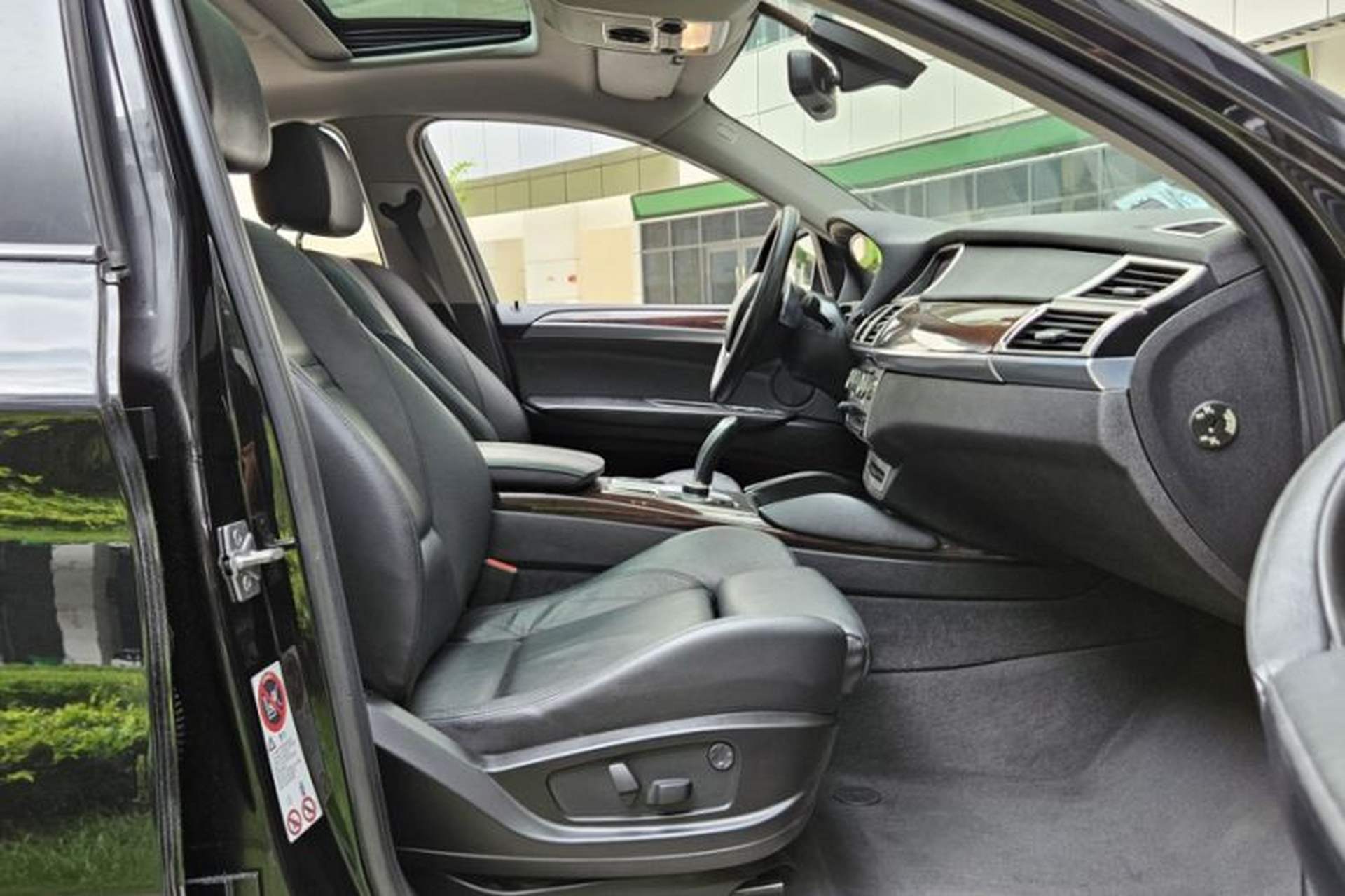 Used BMW X6 2012 xDrive35i Interior 4