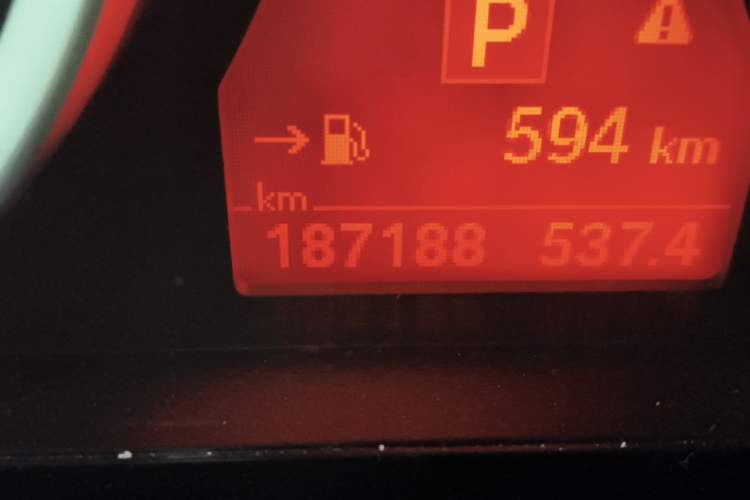 Used BMW X6 2012 xDrive35i Odometer Close Up