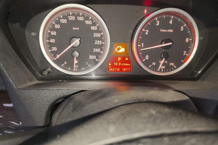 Used BMW X6 2012 xDrive35i Odometer Close Up