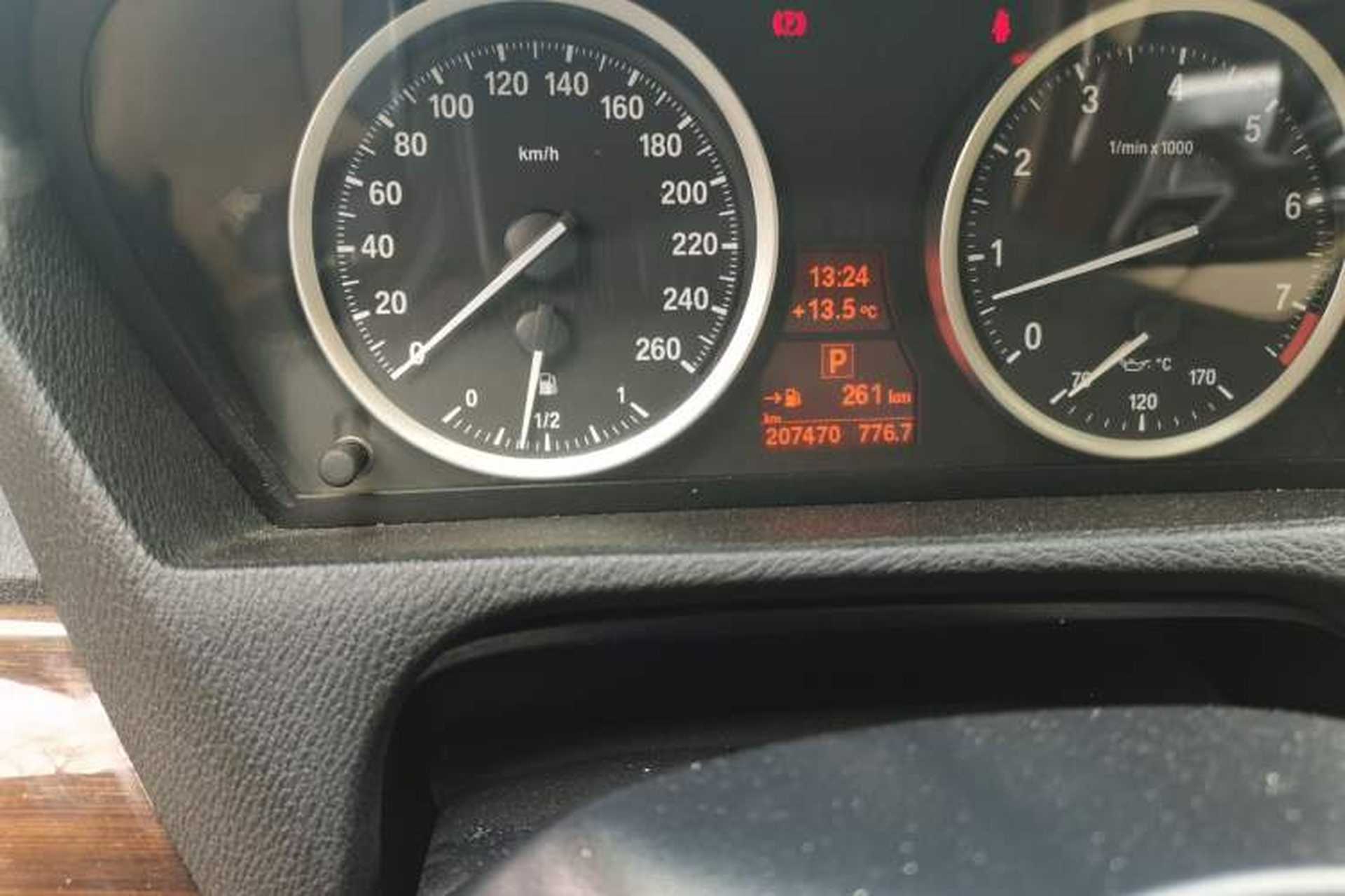 Used BMW X6 2012 xDrive35i Odometer Close Up