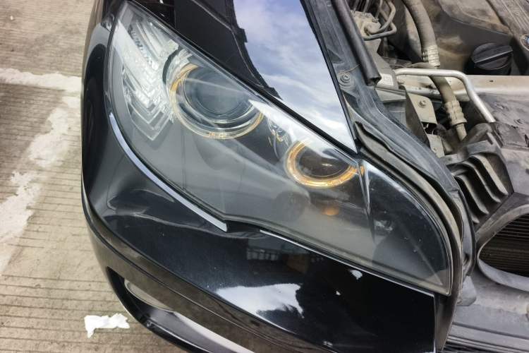 Used BMW X6 2012 xDrive35i Middle East version Right Front Headlight