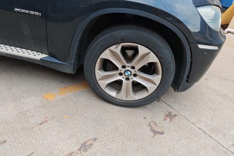 Used BMW X6 2012 xDrive35i Right Front Wheel Hub