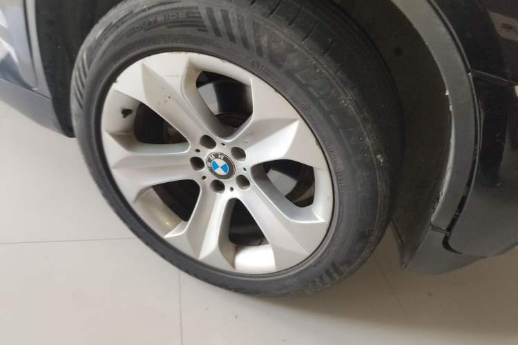 Used BMW X6 2012 xDrive35i Right Front Wheel Hub