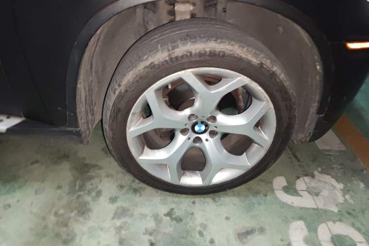 Used BMW X6 2012 xDrive35i Right Front Wheel Hub