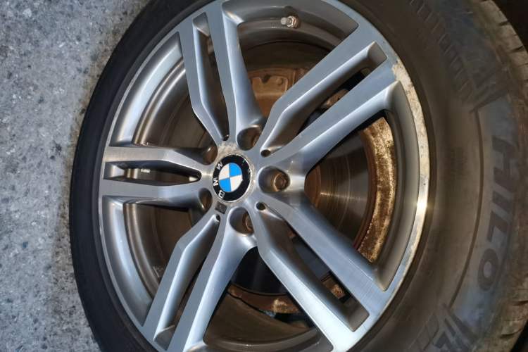 Used BMW X6 2012 xDrive35i Right Front Wheel Hub