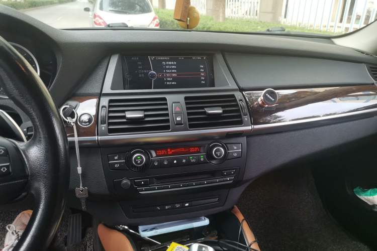 Used BMW X6 2012 xDrive35i Audio And AC Panel