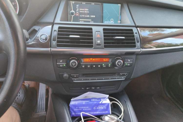 Used BMW X6 2012 xDrive35i Audio And AC Panel