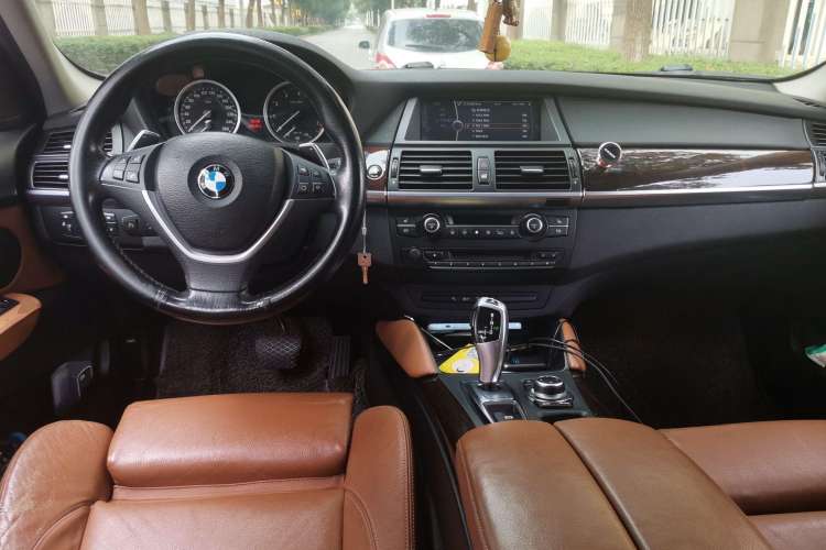 Used BMW X6 2012 xDrive35i Center Console