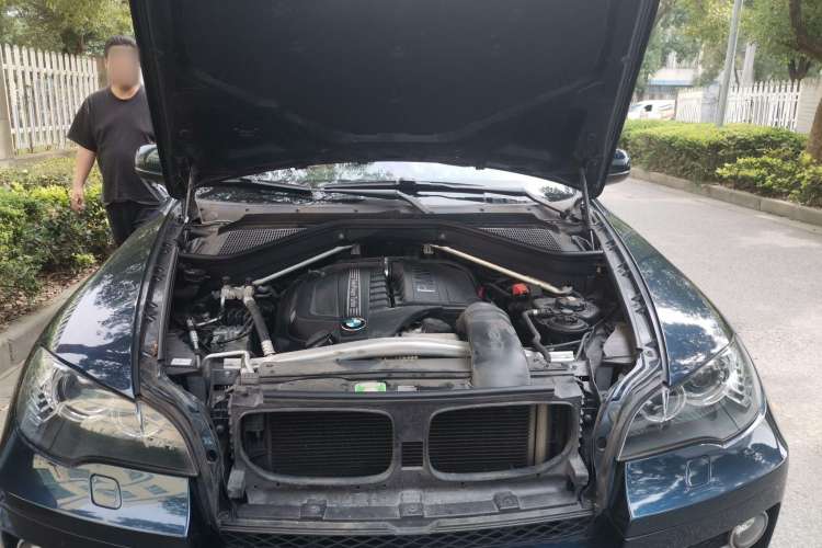 Used BMW X6 2012 xDrive35i Engine Bay