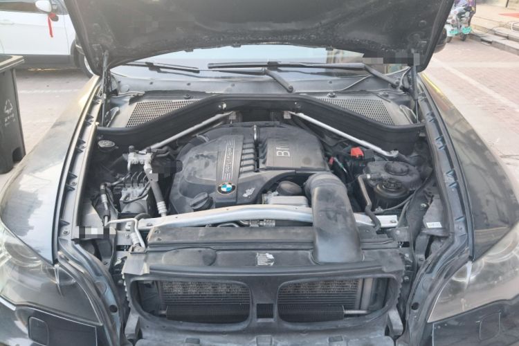Used BMW X6 2012 xDrive35i Engine Bay