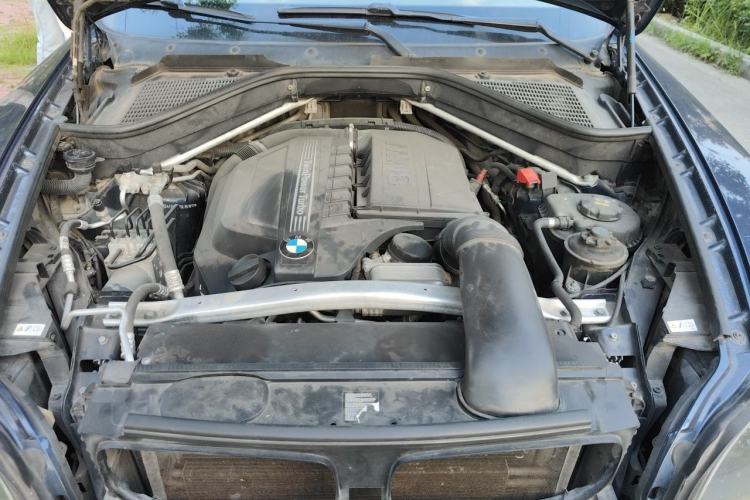 Used BMW X6 2012 xDrive35i Engine Bay