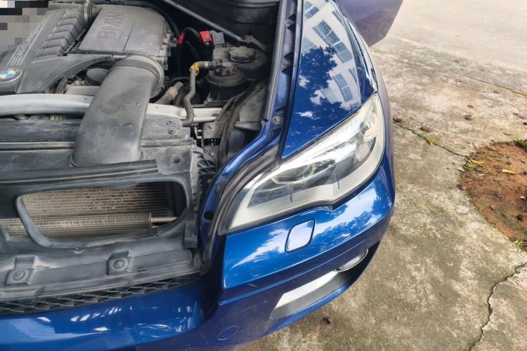 Used BMW X6 2012 xDrive35i U.S. specification Engine Bay Left