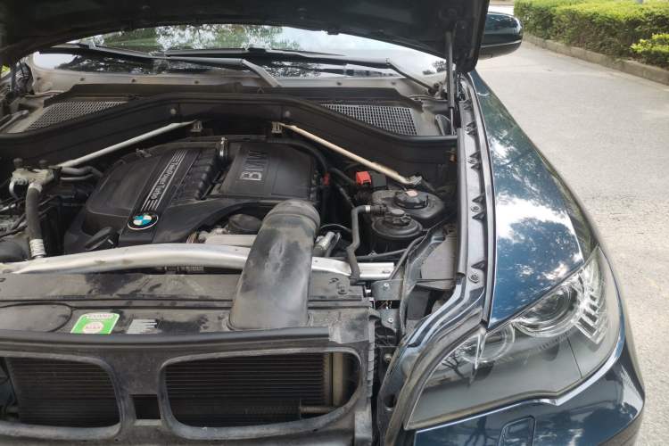 Used BMW X6 2012 xDrive35i Engine Bay Left