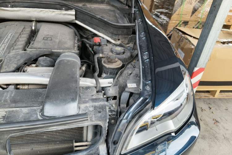 Used BMW X6 2012 xDrive35i Engine Bay Left