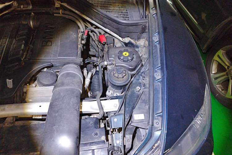 Used BMW X6 2012 xDrive35i Engine Bay Left