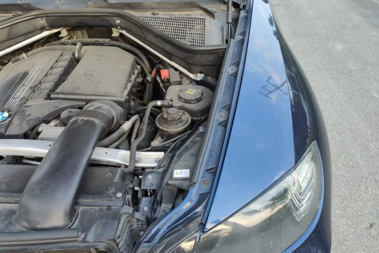 Used BMW X6 2012 xDrive35i Engine Bay Left