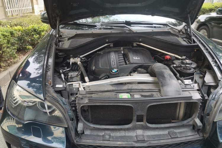 Used BMW X6 2012 xDrive35i Engine Bay Right