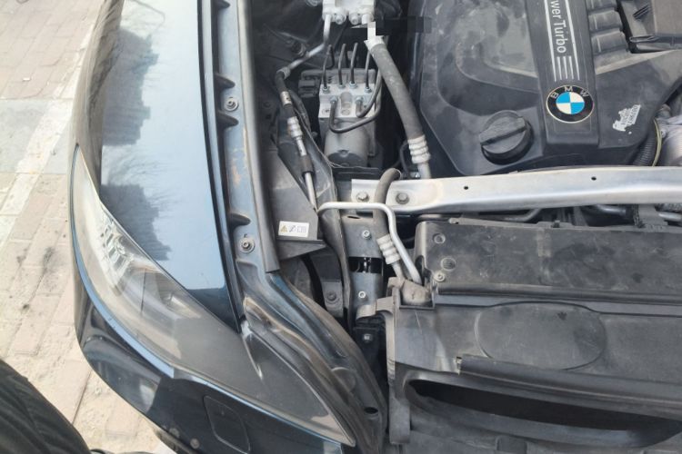 Used BMW X6 2012 xDrive35i Engine Bay Right