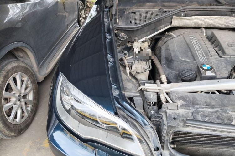 Used BMW X6 2012 xDrive35i Engine Bay Right