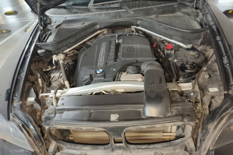 Used BMW X6 2012 xDrive35i Engine Bay