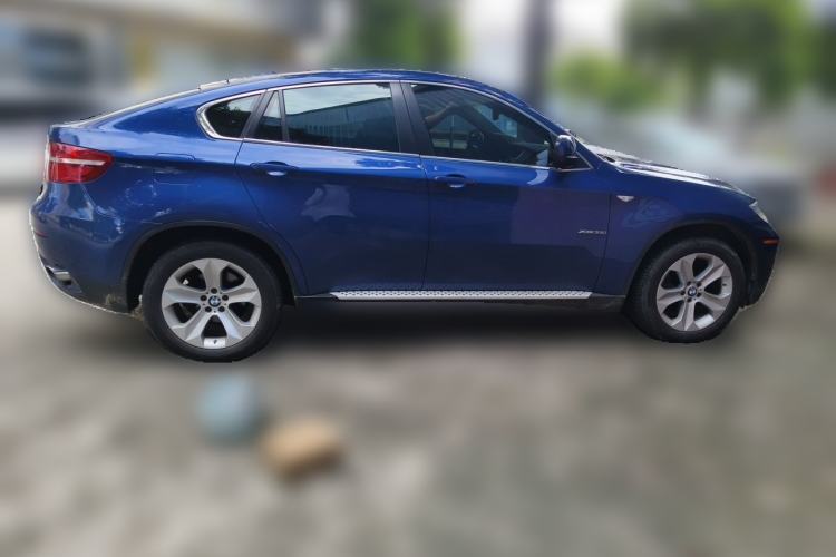 Used BMW X6 2012 xDrive35i U.S. specification Front Right 45 Deg