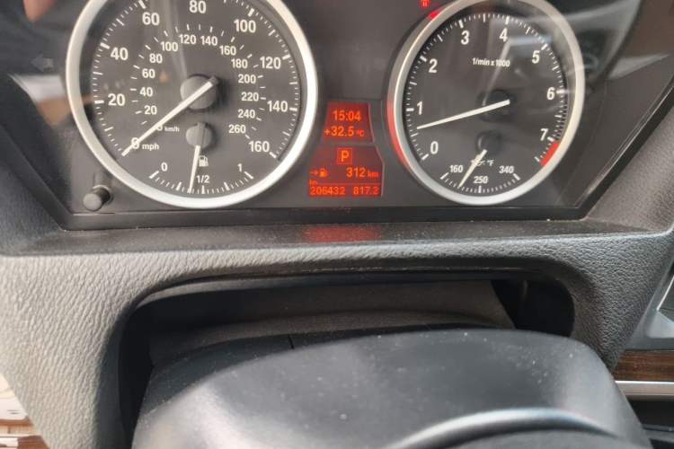 Used BMW X6 2012 xDrive35i U.S. specification Odometer Close Up