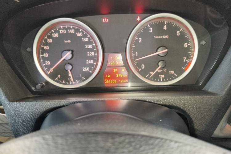 Used BMW X6 2012 xDrive35i Odometer Close Up