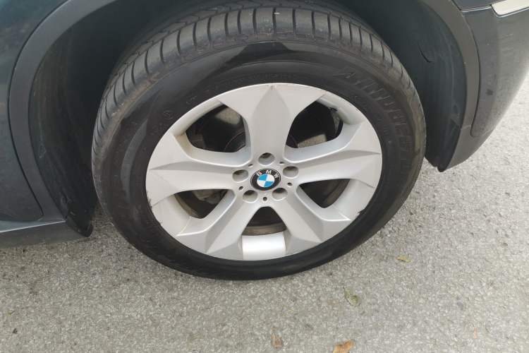 Used BMW X6 2012 xDrive35i Right Front Wheel Hub