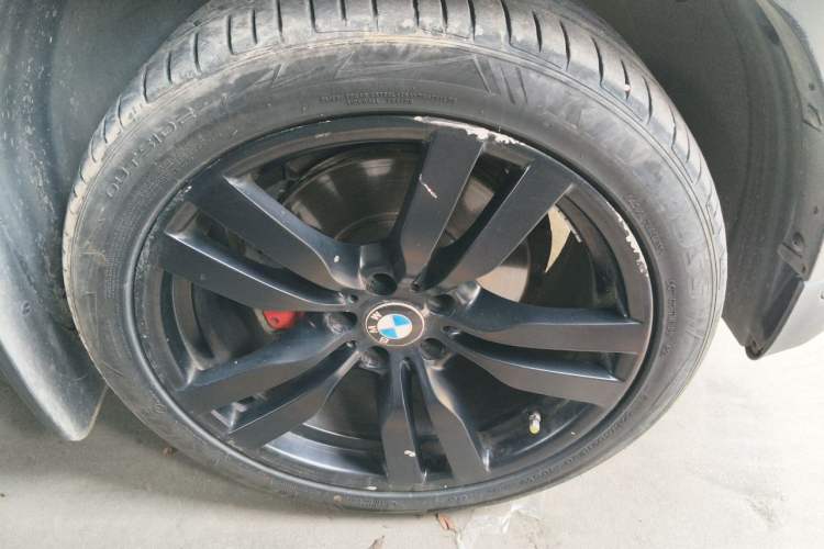 Used BMW X6 2012 xDrive35i Right Front Wheel Hub