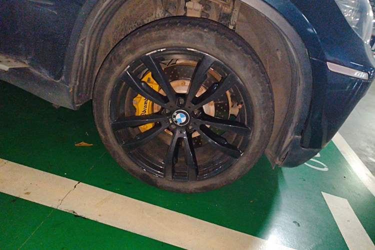 Used BMW X6 2012 xDrive35i Right Front Wheel Hub