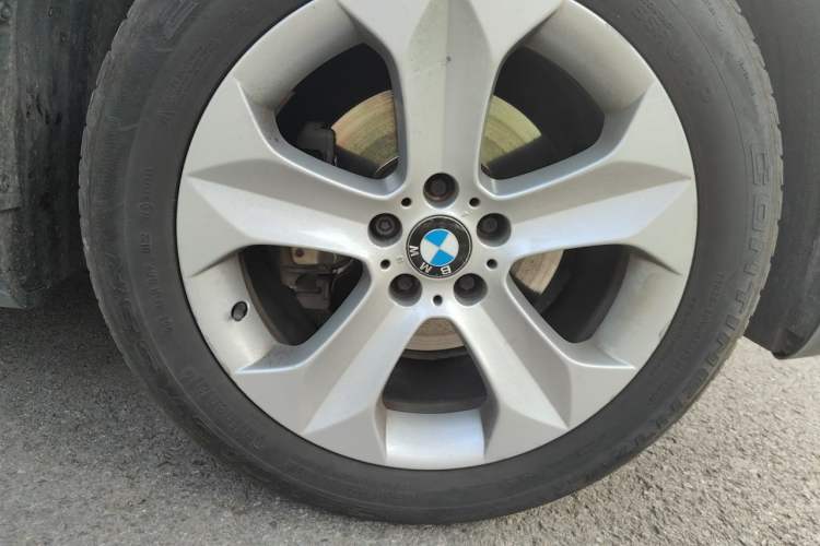 Used BMW X6 2012 xDrive35i Right Front Wheel Hub