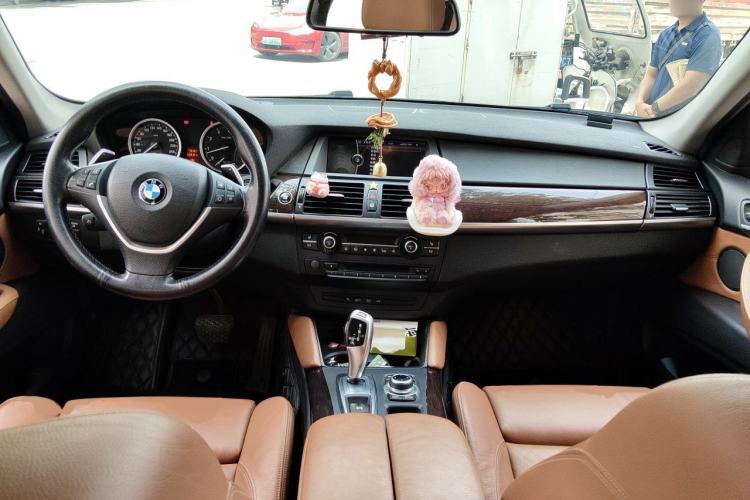 Used BMW X6 2012 xDrive35i Center Console