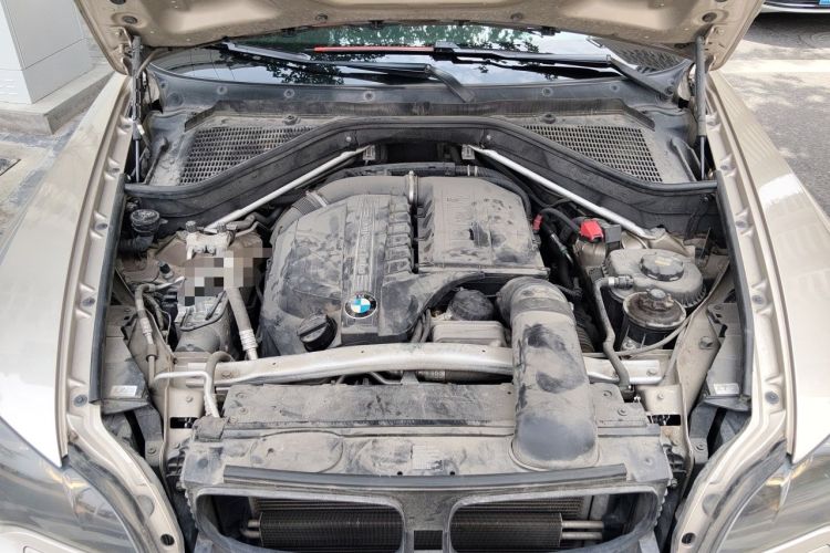 Used BMW X6 2012 xDrive35i Engine Bay