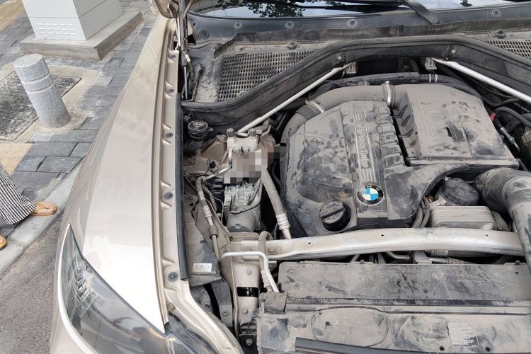 Used BMW X6 2012 xDrive35i Engine Bay Right