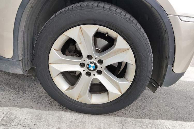Used BMW X6 2012 xDrive35i Right Front Wheel Hub