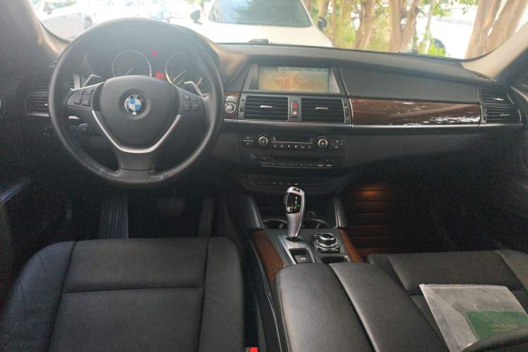 Used BMW X6 2012 xDrive35i Center Console