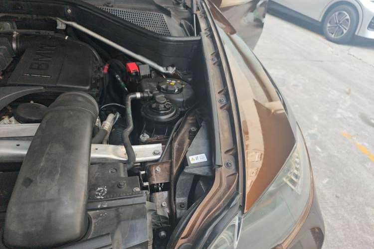 Used BMW X6 2012 xDrive35i Engine Bay Left