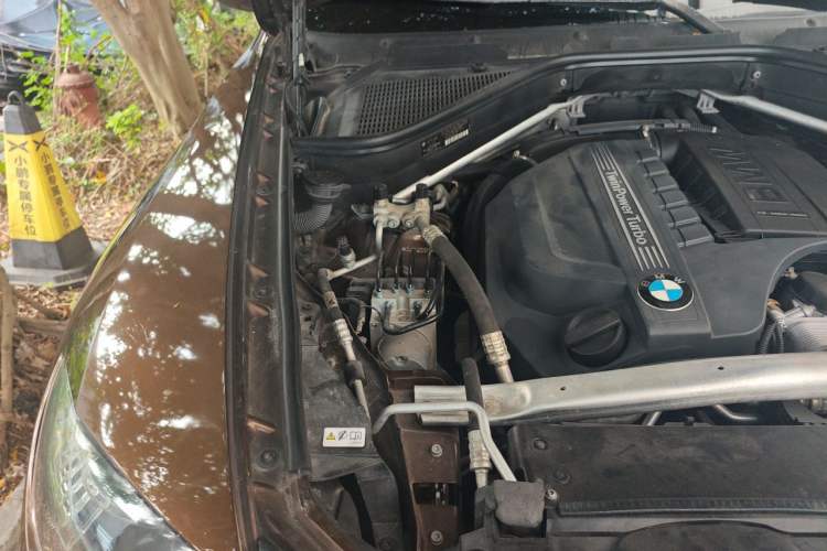 Used BMW X6 2012 xDrive35i Engine Bay Right
