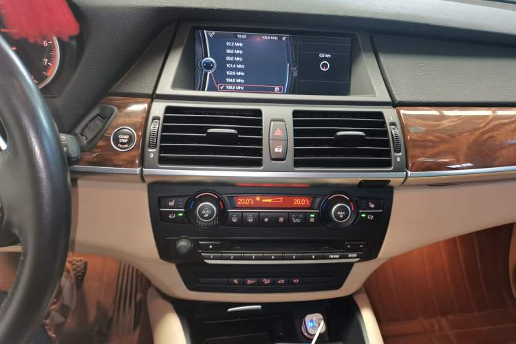 Used BMW X6  Audio And AC Panel