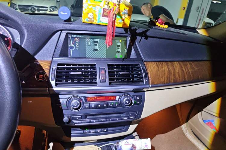 Used BMW X6 2012 xDrive35i Audio And AC Panel