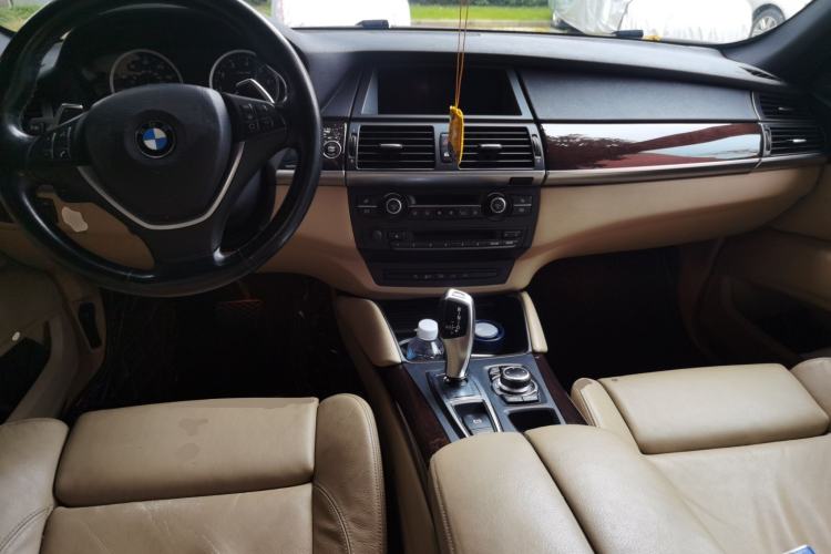 Used BMW X6 2012 xDrive35i Center Console
