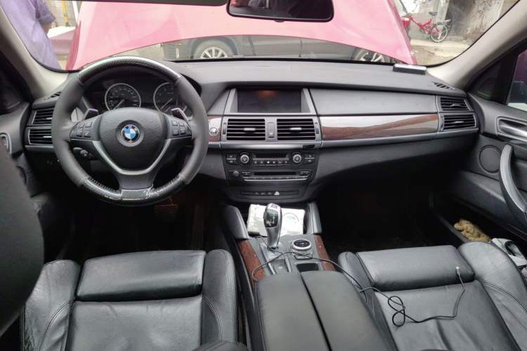 Used BMW X6 2012 xDrive35i Center Console