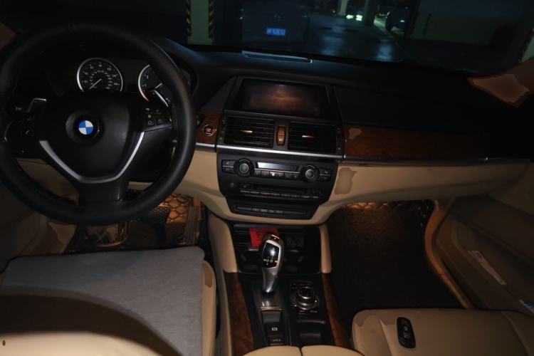 Used BMW X6  Center Console