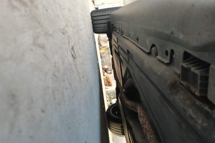 Used BMW X6  Chassis Front Right